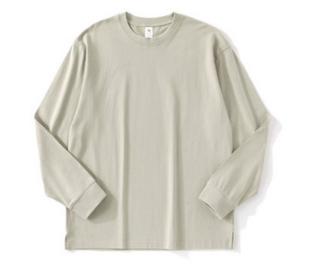 Ανδρική μπλούζα με λαιμόκοψη O και μακριά μανίκια