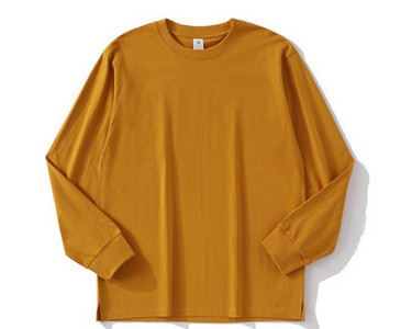 Ανδρική μπλούζα με λαιμόκοψη O και μακριά μανίκια