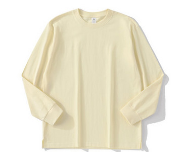 Ανδρική μπλούζα με λαιμόκοψη O και μακριά μανίκια