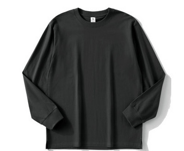 Ανδρική μπλούζα με λαιμόκοψη O και μακριά μανίκια