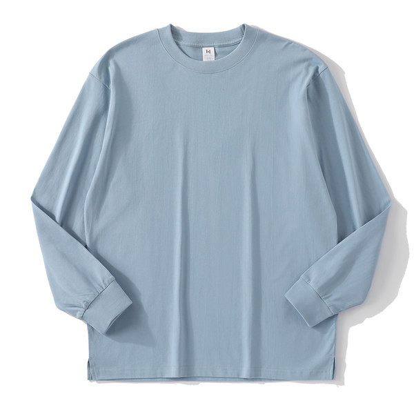 Ανδρική μπλούζα με λαιμόκοψη O και μακριά μανίκια