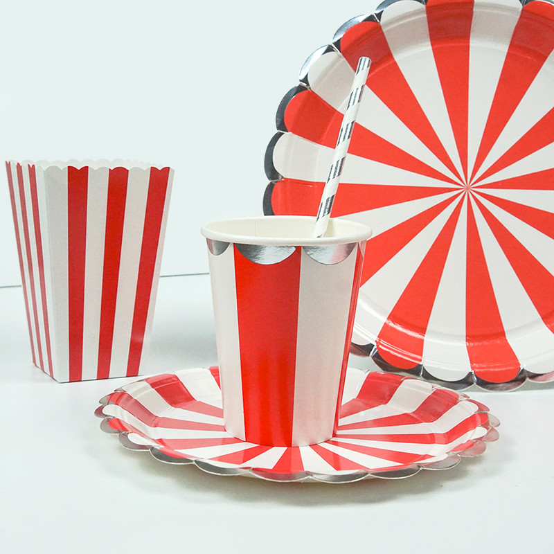 Hârtie de circ Vase de masă de unică folosință Farfurii cu dungi roșii, cești, pentru nuntă, pentru petrecerea de aniversare, decorațiuni de Crăciun