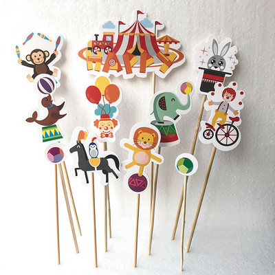 Dekoracije za zabavu na temu cirkusa. Prugaste životinje. Jednokratni set posuđa. Tanjuri. Maske. Potrepštine za dječje rođendanske zabave. Radosne.