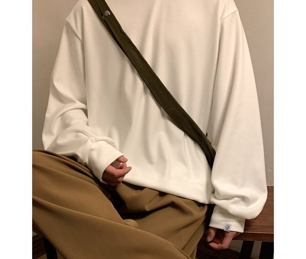 Elegantna muška bluza s dugim rukavima i izvezenim natpisom