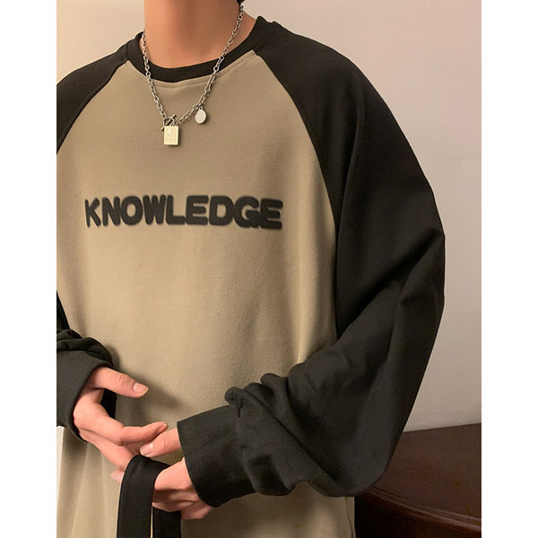 Kevadine prindi ja ovaalse kaelusega meeste pluus