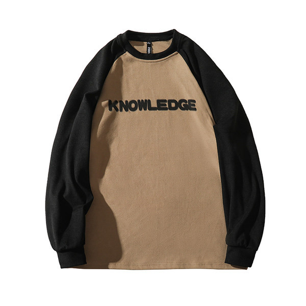 Kevadine prindi ja ovaalse kaelusega meeste pluus