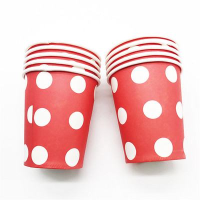 Dekorácie na narodeninovú párty s červeno-bielymi bodkami, jednorazový riad, taniere s bodkami, obrúsky, bannery, slamky