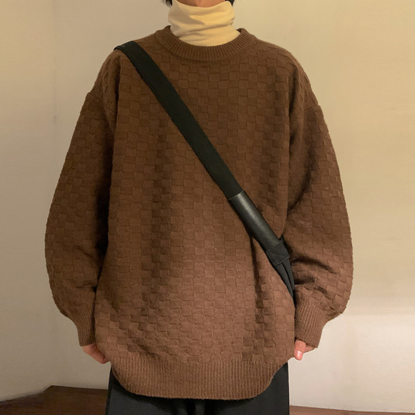 Ανδρική μπλούζα με οβάλ λαιμόκοψη και λεπτή πλέξη