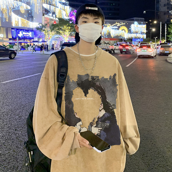 Široki model muške bluze s dugim rukavima i šarenim printom