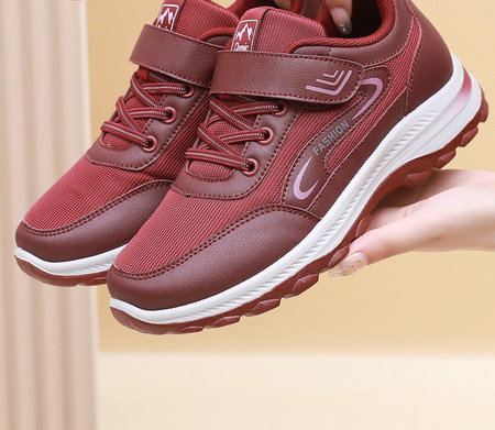 Tenisice s kopčanjem na čičak i natpisom