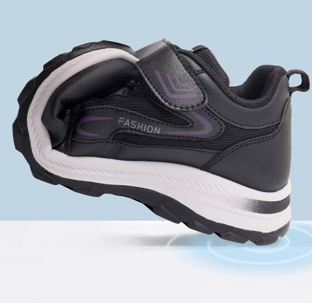 Tenisice s kopčanjem na čičak i natpisom