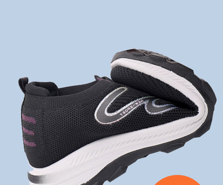 Casual γυναικεία sneakers σε μαύρο και κόκκινο