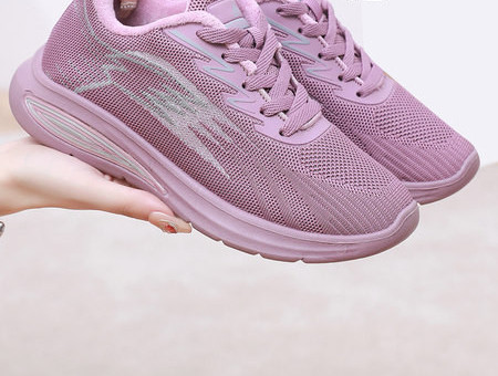 Vabaaja nööriga tossud