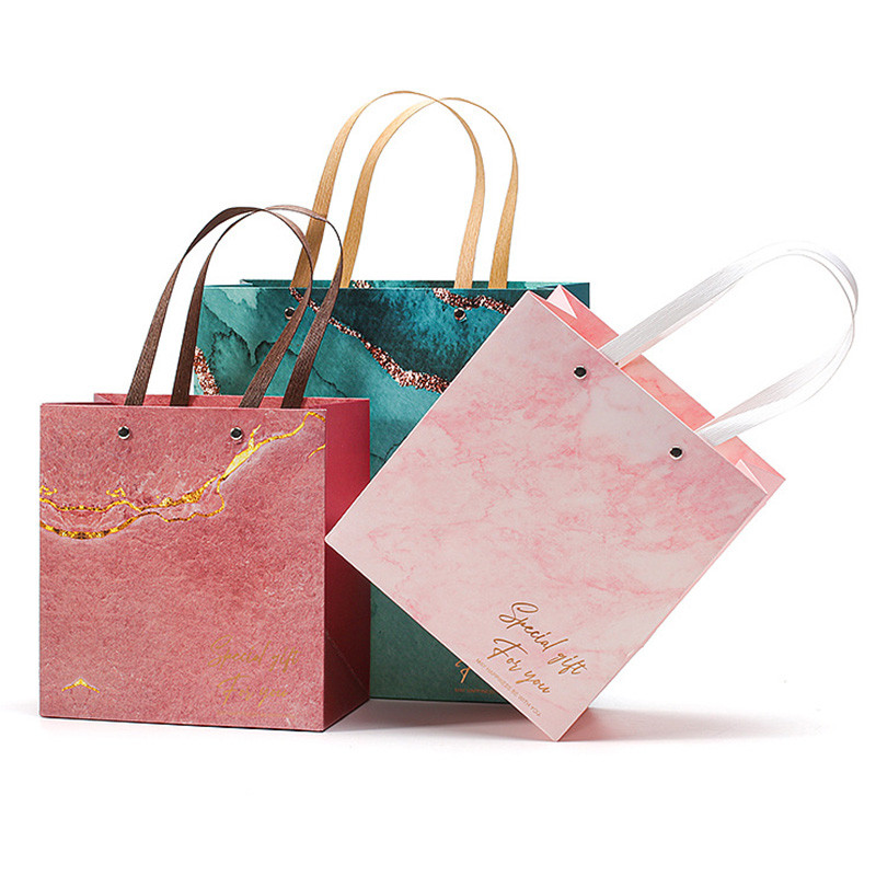 Kingikoti pakendamiskäepide Paberist säilituskott Marmorist prinditud kandekotid pulmakommide kottide poodi riiete hoiupakkekott