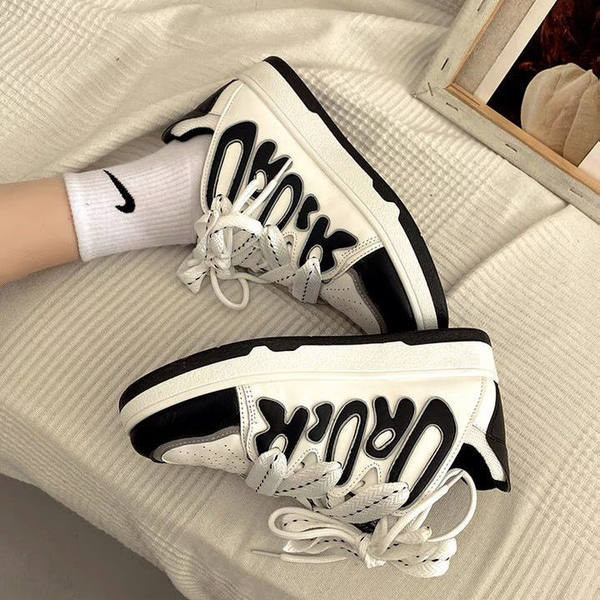 Adidași sport damă cu inscripții și șireturi