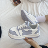 Γυναικεία sneakers από οικολογικό δέρμα - με κορδόνια