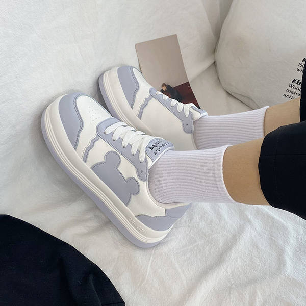 Γυναικεία sneakers από οικολογικό δέρμα - με κορδόνια