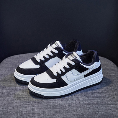 Ženske tenisice s ravnim potplatom na vezanje od eko kože