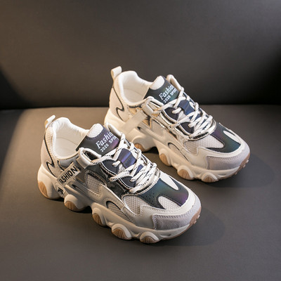 Casual αθλητικά sneakers με τραχιά επιγραφή και κορδόνια