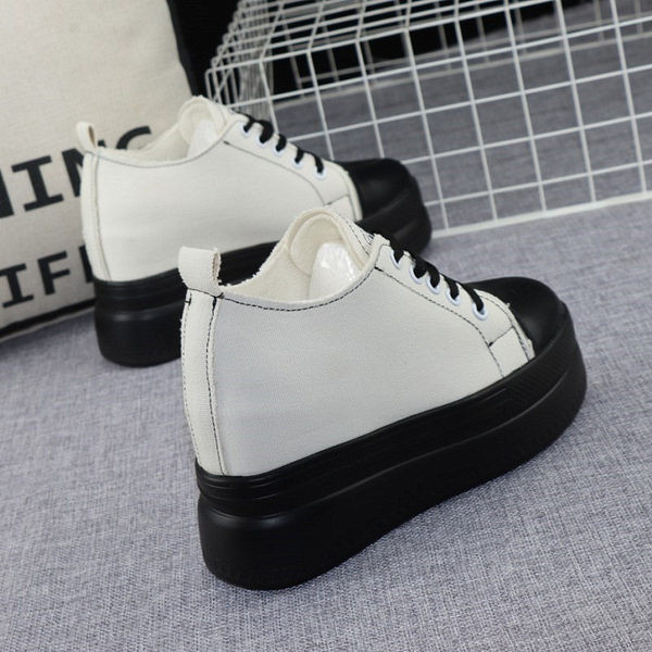 Γυναικεία υφασμάτινα αθλητικά παπούτσια με κορδόνια και ψηλή σόλα 8εκ