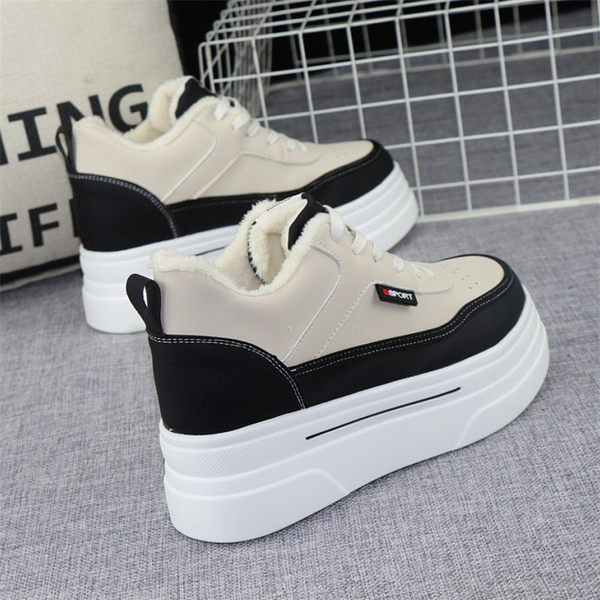 Ženske tenisice s printom i visokom platformom