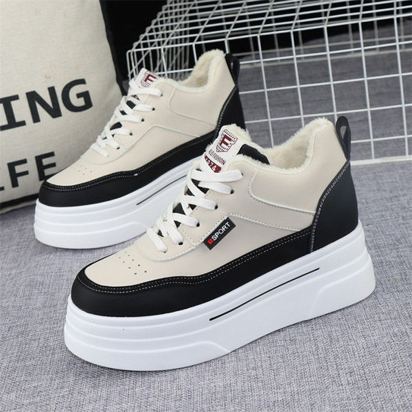 Ženske tenisice s printom i visokom platformom