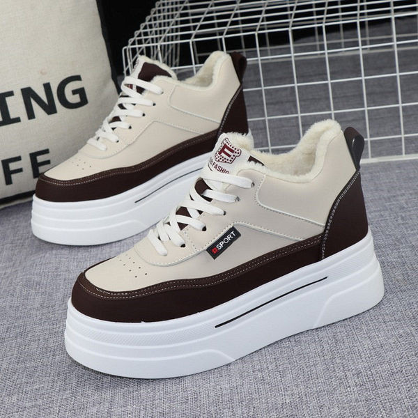 Ženske tenisice s printom i visokom platformom