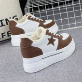 Γυναικεία sneakers από eco suede με αστέρι