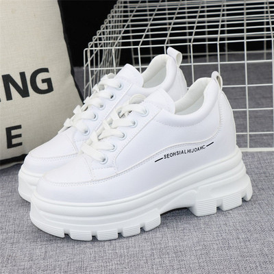 Ženske tenisice od eko kože sa natpisom i vezicama