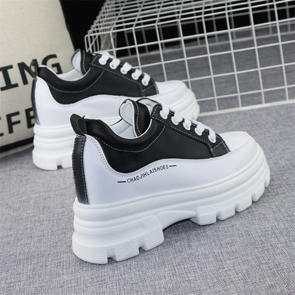 Ženske tenisice od eko kože sa natpisom i vezicama