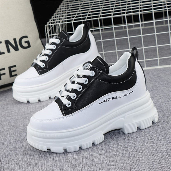 Ženske tenisice od eko kože sa natpisom i vezicama