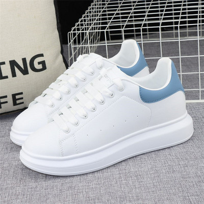 Γυναικεία sneakers - με επίπεδη σόλα