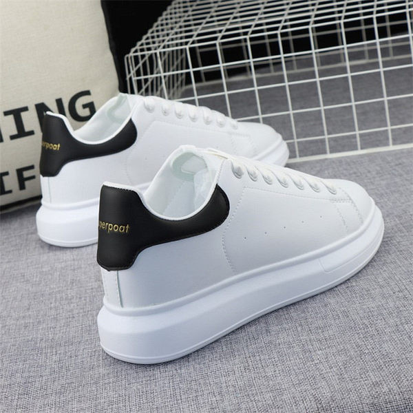 Γυναικεία sneakers - με επίπεδη σόλα