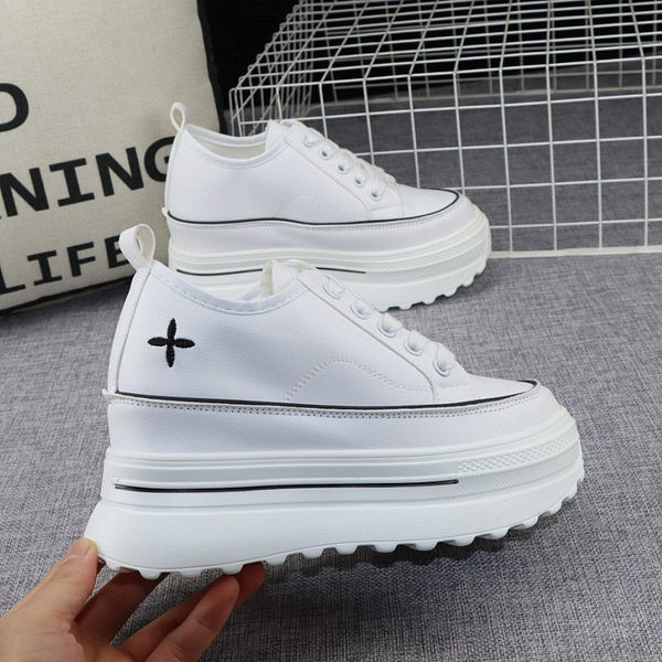 Novi model ženskih visokih tenisica s vezom i vezom