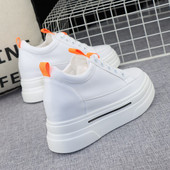 Naiste ökonahast tossud – platvormiga