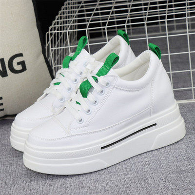 Naiste ökonahast tossud – platvormiga