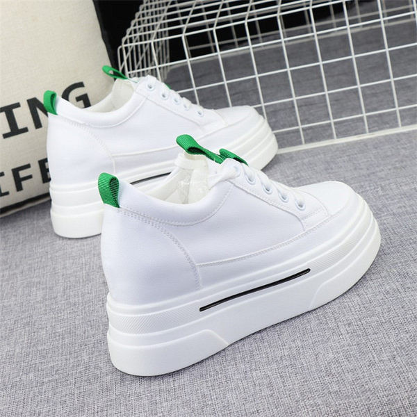 Naiste ökonahast tossud – platvormiga