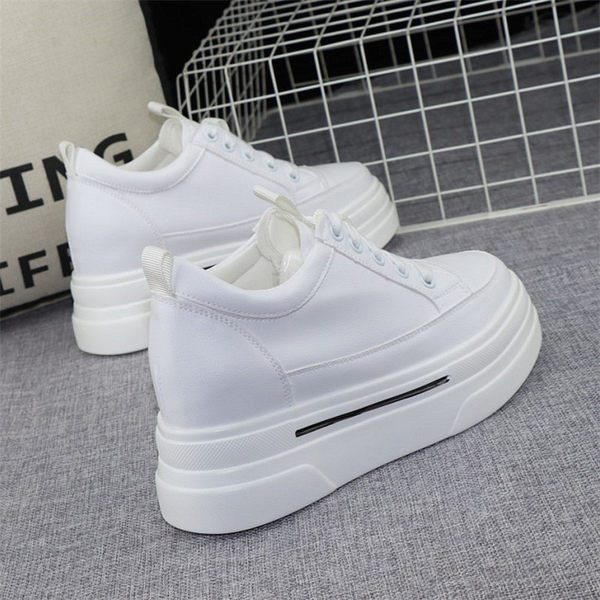 Naiste ökonahast tossud – platvormiga