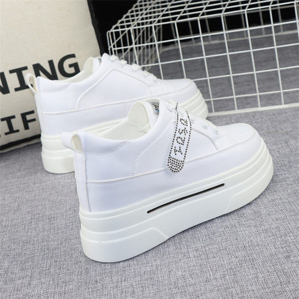 Μοντέρνα sneakers από οικολογικό δέρμα με κορδόνια με διακοσμητικές πέτρες για γυναίκες