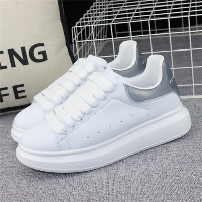 Elegantne ženske tenisice u zaobljenom modelu od eko kože s vezicama