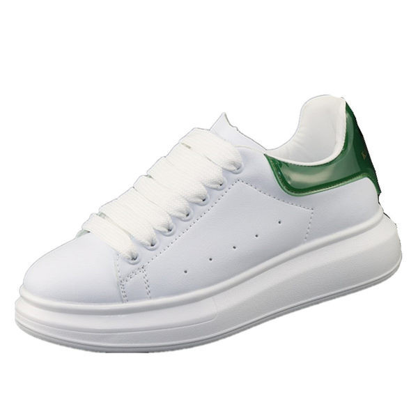 Elegantne ženske tenisice u zaobljenom modelu od eko kože s vezicama