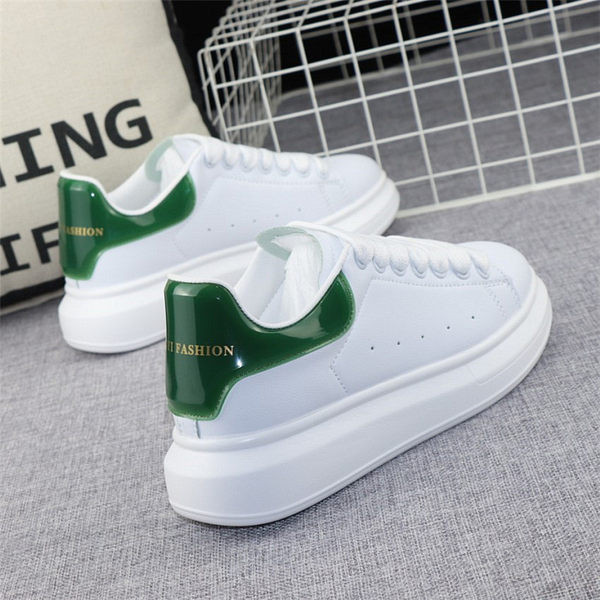 Elegantne ženske tenisice u zaobljenom modelu od eko kože s vezicama