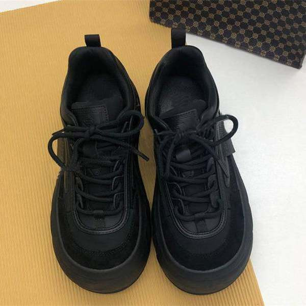 Naujo modelio stilingi aukštakulniai sportbačiai moterims