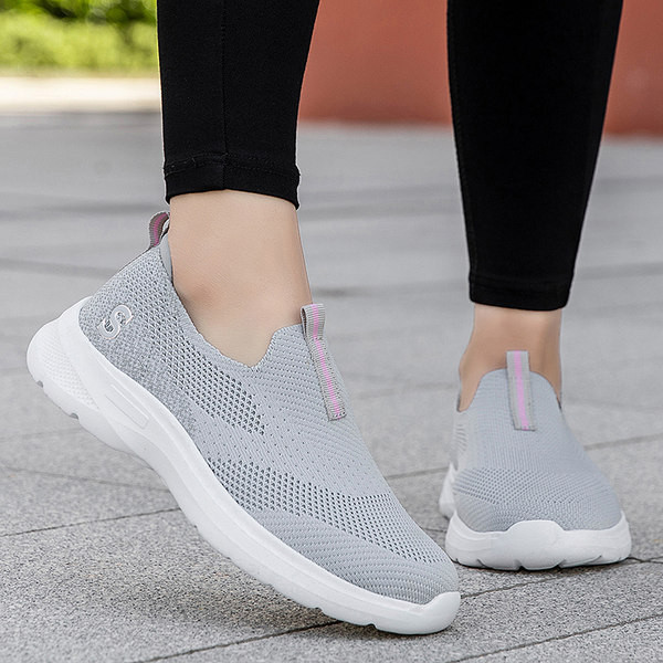 Ženske tekstilne tenisice s ravnim potplatom