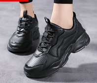 Γυναικεία αθλητικά sneakers με κορδόνια