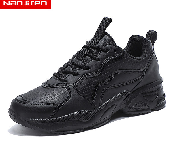 Γυναικεία αθλητικά sneakers με κορδόνια