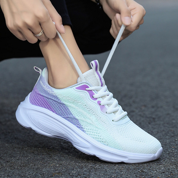 Model sport de adidasi dama cu sireturi