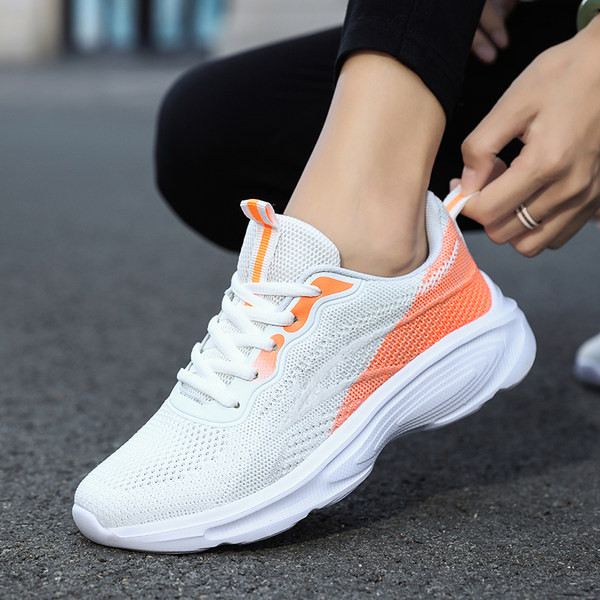 Model sport de adidasi dama cu sireturi