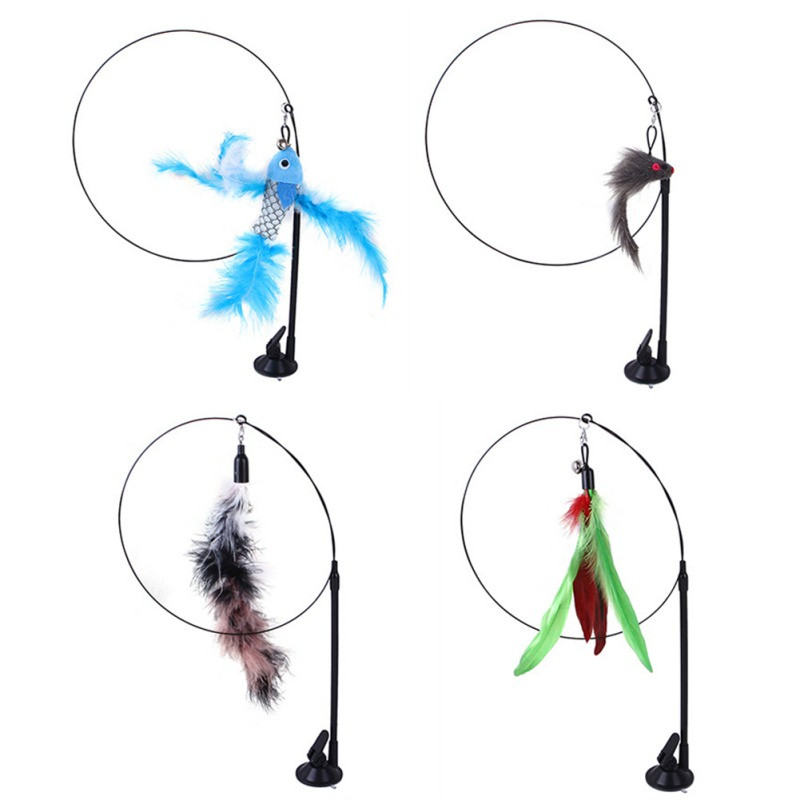 Linnukassi simulatsioonimänguasi Naljakas sulelind koos kellukeseimejaga kassipulgaga mänguasi kassipojale, kes mängib tiirutavat võlukepi mänguasi kassitarvikud