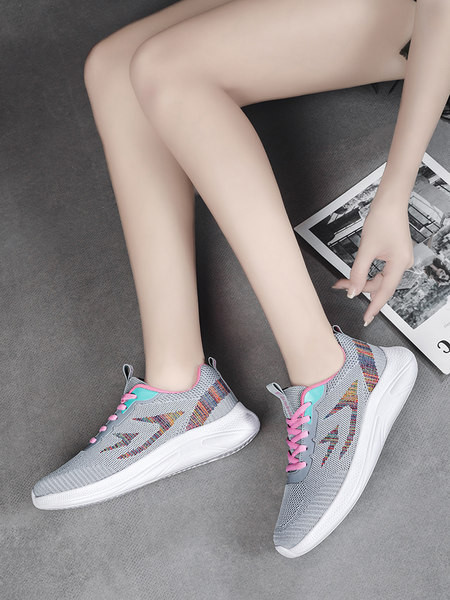 Hingavast kangast paeltega naiste sügistossud